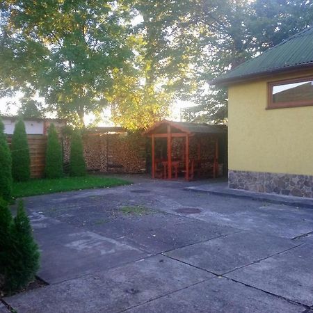Садиба У Яноша Винохрадив Екстериор снимка